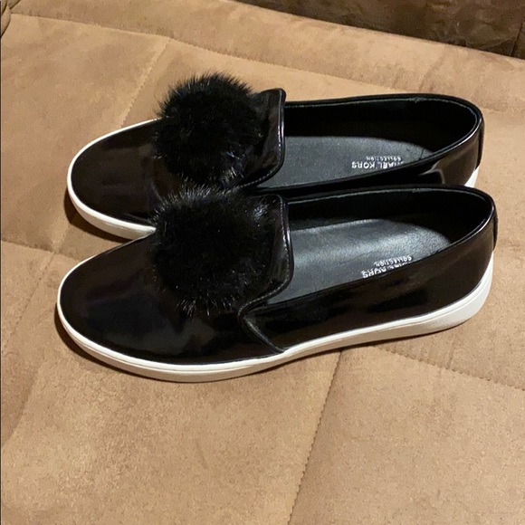 Michael Kors - Picture 2 of 3